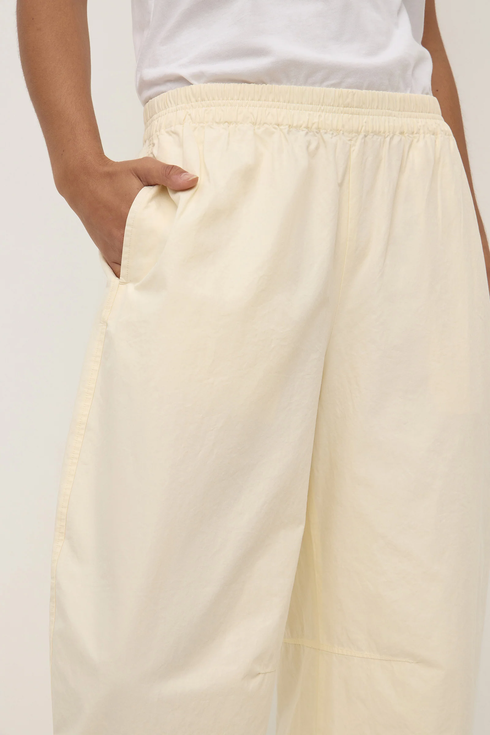 Lola Barrel Pant - Image 4